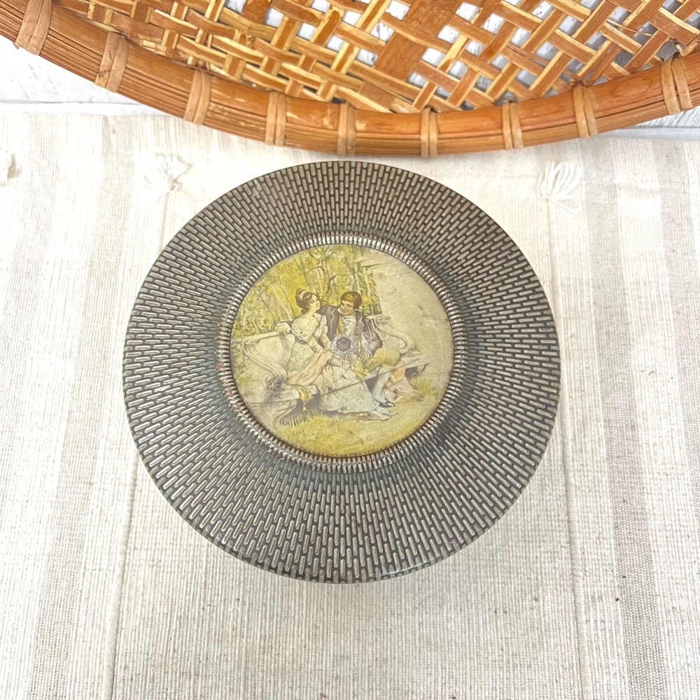 Vintage nabisco tin retro storage decor